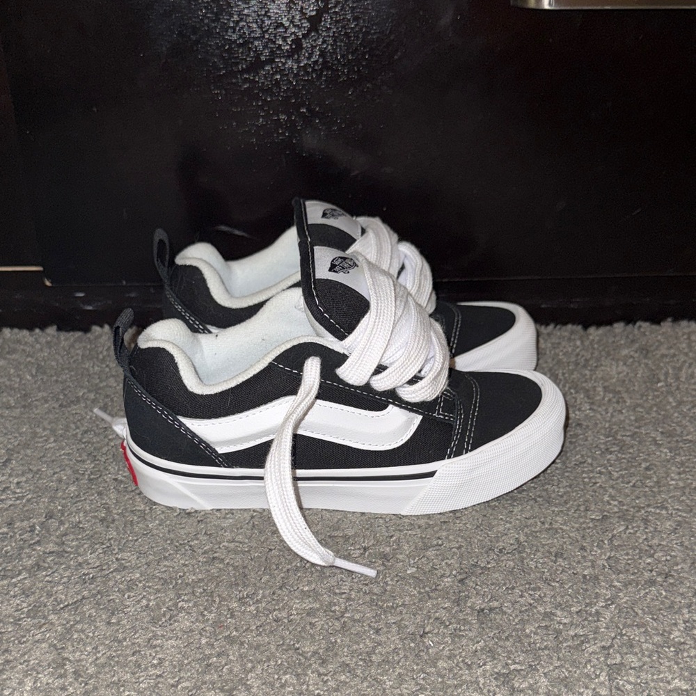 Kids Black and White Vans - Picture 5 of 7
